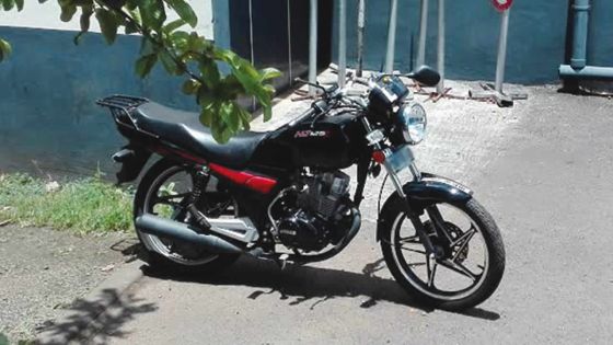 Son hijab se prend dans la roue de la moto : Uzma meurt un mois après son mariage