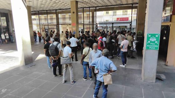 NLTA : des files d’attente interminables au Emmanuel Anquetil Building