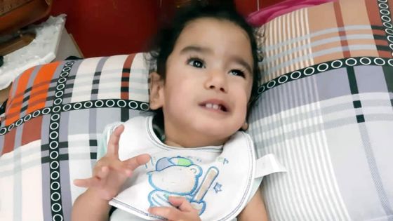 Paralysée après une opération : Kaira, quatre ans, aura des sessions de physiothérapie bénévolement