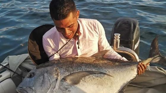 Disparition en mer de Tareq Narod : la voile et la barre de son kitesurf repêchées dans la rade de Port-Louis