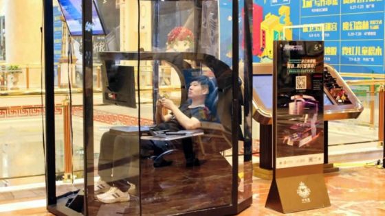 Chine : cabines de sieste pour époux allergiques au lèche-vitrines