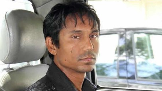 De l’huile lancée sur la porte du PMO : l’état mental du suspect remis en question