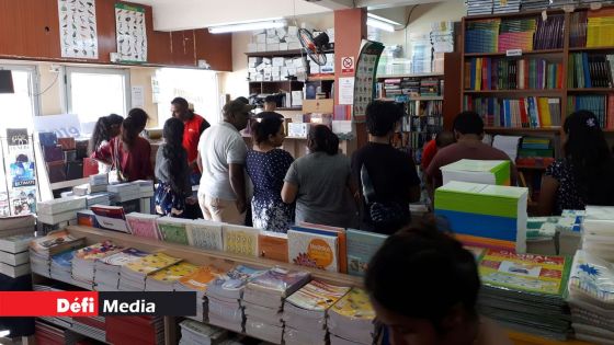Manuels gratuits aux Grades 7 à 9 : Pertes estimées entre Rs 300 000 et Rs 400 000 par les libraires 