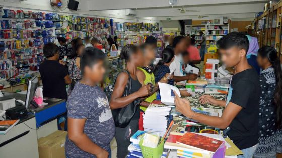 Livres scolaires : la gestion complexe d’un outil indispensable