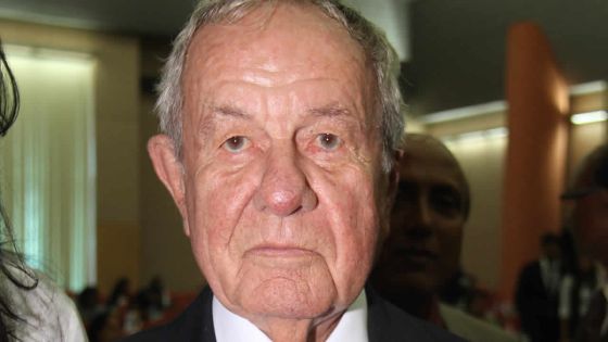 L’ancien chef juge sir Victor Glover : «Il n’a pas été prouvé que la peine de mort aidera à faire reculer le trafic de drogue»