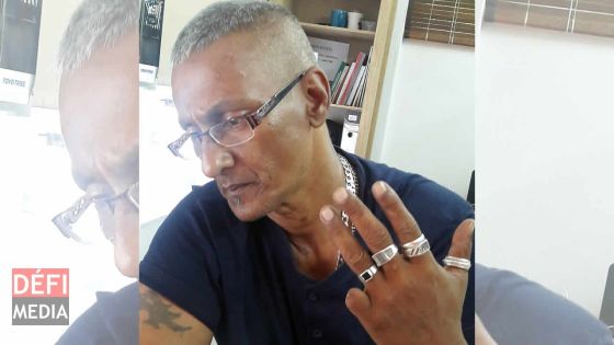 Après son arrestation : il réclame ses effets personnels de la police