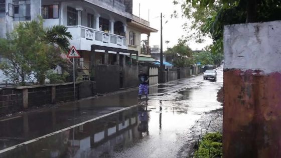 Inquiétudes autour d’une rue glissante dépourvue de trottoirs à Chemin-Grenier