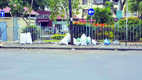 À Plaine-Verte: un dépôt d’ordures sauvage à la rue Sir Edgar Laurent