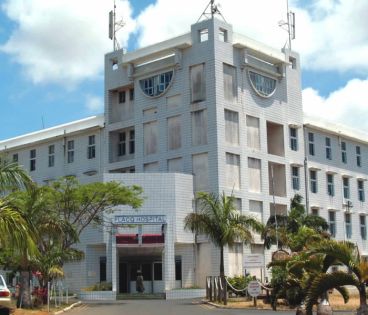 Vol en pleine rue: une femme agressée à coups de machette