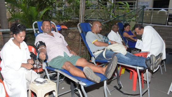 Mega Blood Donation : 850 pintes de sang recueillies à la mi-journée de ce mercredi