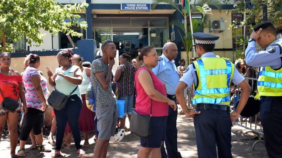 L’après inondation : la ruée des sinistrés vers les postes de police