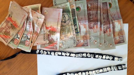 Trafic de drogue : une jeune femme arrêtée avec une trentaine de sachets d'héroïne