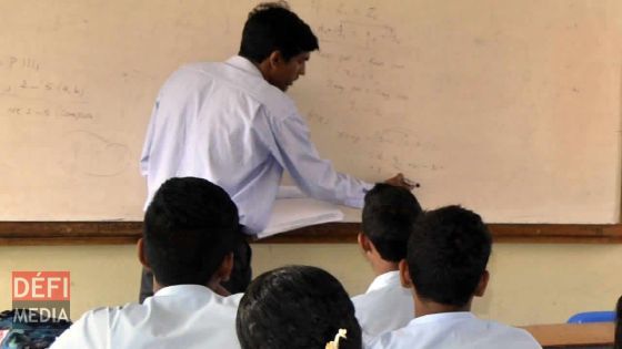 Éducation : hausse des frais d’examens de Cambridge