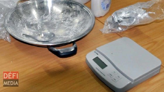 Flacq : un skipper arrêté avec de l’héroïne et de la drogue synthétique