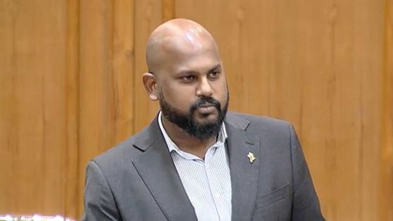 Kugan Parapen : «Il est temps que les élus eux aussi sacrifient leurs privilèges» 