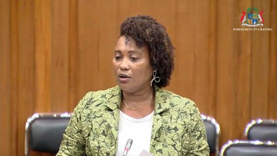 Véronique Leu-Govind : «Le sacrifice doit venir de tous, y compris les parlementaires»