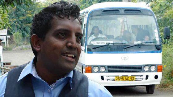 Plaques pour taxis et vignettes pour bus - Yashpal Murrakhun : «Les deux mois de moratoire sont écoulés»