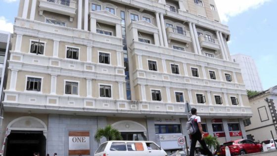 Le changement pour le paiement de ‘Trade Licences’ : après quelques soucis, la décentralisation vers One Square Cathedral fonctionne mieux