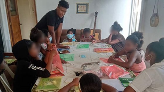 Cédric, universitaire et prof bénévole : enseigner aux démunis