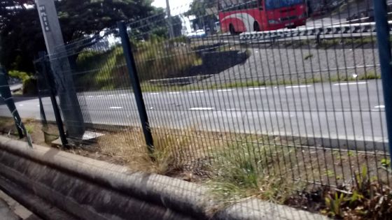 Grilles métalliques sur l’autoroute M1 : attention danger ! 