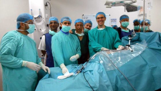 Calculs rénaux : des chirurgiens formés à de nouvelles techniques