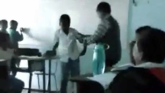 Dans un college du Nord : un enseignant filmé frappant un élève