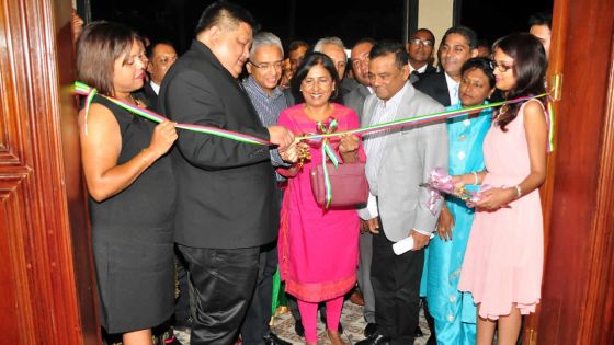 Allégation de débauchage : Pravind Jugnauth invite Xavier-Luc Duval à porter plainte 