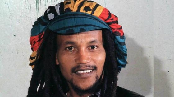 Vingt-cinq ans après les émeutes de 1999 : une histoire de résilience et d’unité retrouvée