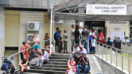 La longue et fastidieuse attente exaspère les demandeurs