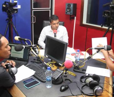 Grand Journal sur Radio Plus - Énergies renouvelables: la politique gouvernementale critiquée