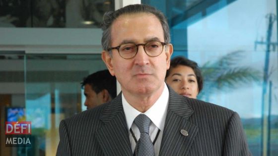 Comptes gelés de Dawood Rawat : les objections fusent de toutes parts