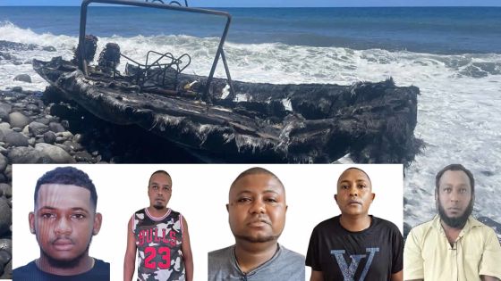 Réseau démantelé lors d’une enquête sur des vols de bateaux : cinq Mauriciens arrêtés après la saisie de 50 kg de zamal