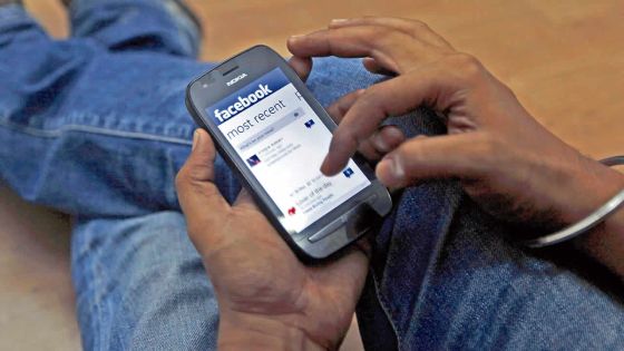 Rencontre sur facebook : un père de famille dupe une ado et la met enceinte