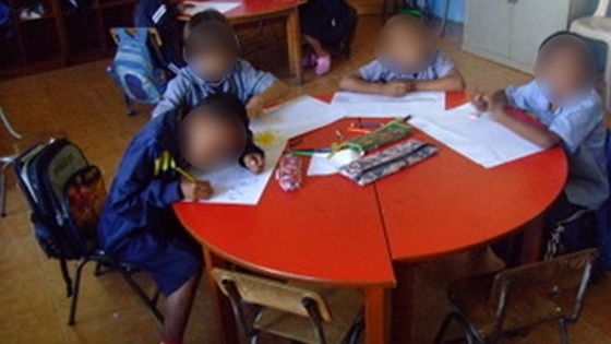 Distribution de repas chauds dans deux écoles ZEP