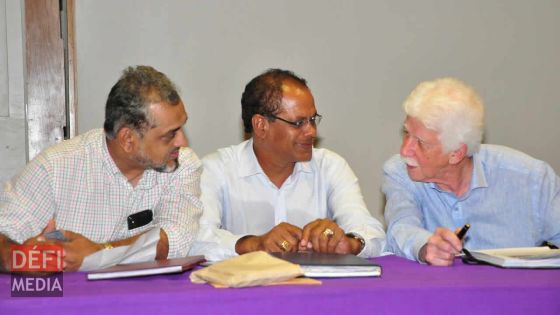 Paul Bérenger : «Un comité pour discuter d’une hausse du prix de l’électricité»