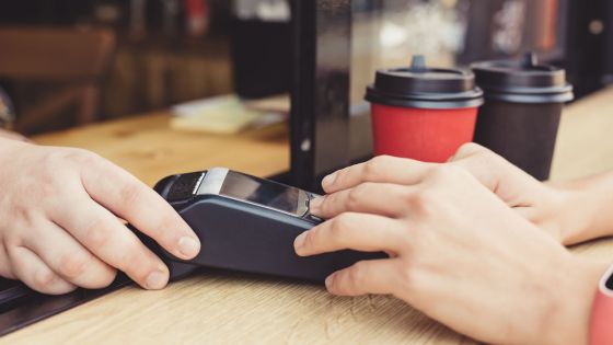 Transactions électroniques : le paiement mobile gagne du terrain