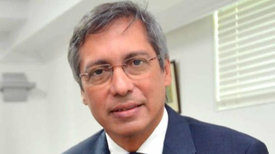 Dialysés de Souillac : Xavier-Luc Duval s’exprime sur les critiques d’Ivan Collendavelloo à l’encontre du gouvernement