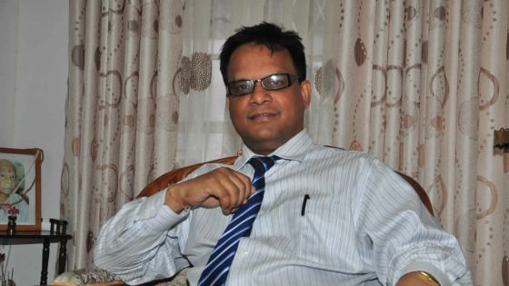 Geerish Bucktowonsing : «  Nous sommes dans une culture de ‘réjouissances’  que nous prenons pour le bonheur »  