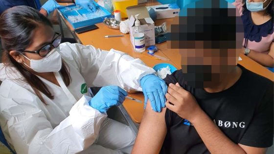Vaccination des élèves de 15 à 17 ans - L’exercice de deuxième dose de Pfizer a débuté : 70 % des étudiants ont déjà reçu leur première dose 