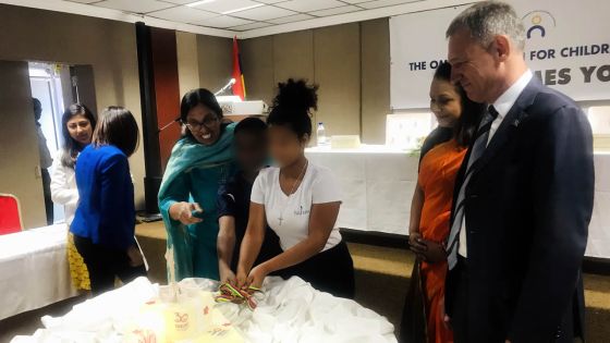 Protection des droits de l’enfant : l’UE offre Rs 8 millions au Bureau de l’Ombudsperson