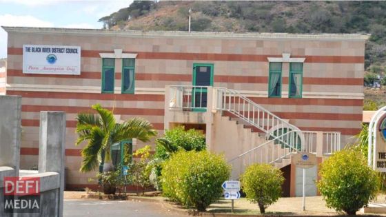 Rivière-Noire - Permis de construction frauduleux : le conseil de district veille au grain