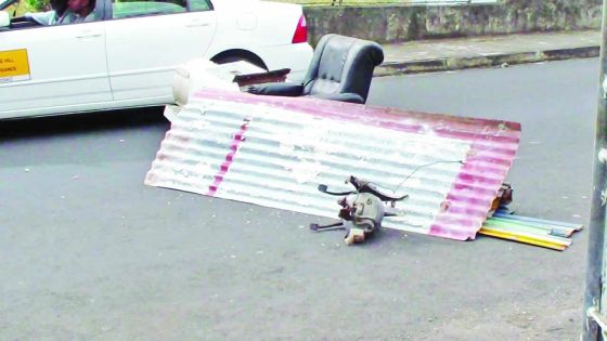 À Camp-Levieux : privés d’eau, ils manifestent