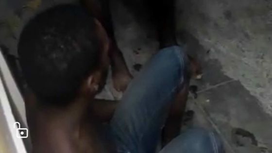 Surprise sous la douche par un intrus - Une retraitée de 68 ans : «Linn dir mwa li pa pou ale»