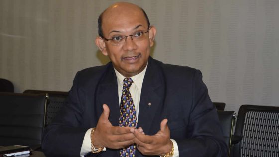 Étienne Sinatambou, ministre des Tic : «Le taux de chômage n’a jamais été aussi bas»