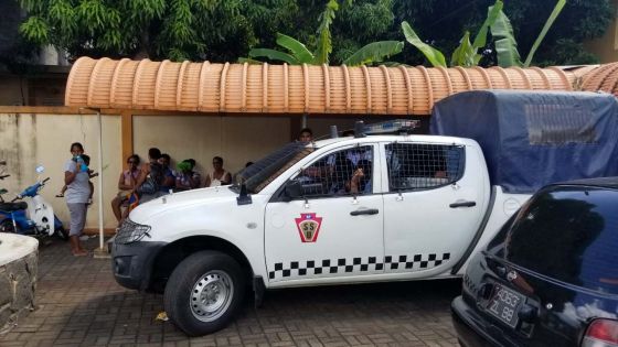 [En images] Post-inondations : des sinistrés dans la rue