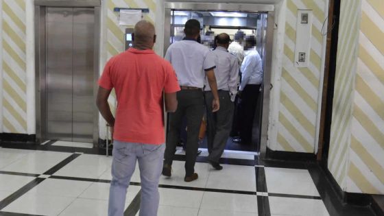 Fonction publique : le double emploi passé au crible