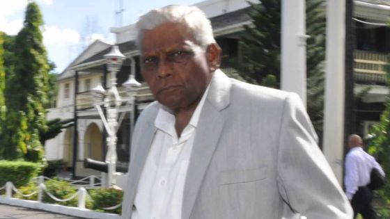 Plage publique de Trou-aux-Biches : le pandit Sungkur devra raser son restaurant