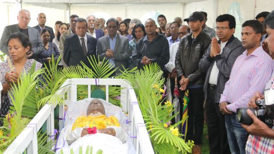 Obsèques : Jayen Cuttaree réunit une dernière fois les politiciens de tous bords