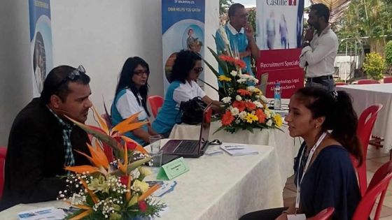 Job Fair : les jeunes à l’affût d’une opportunité