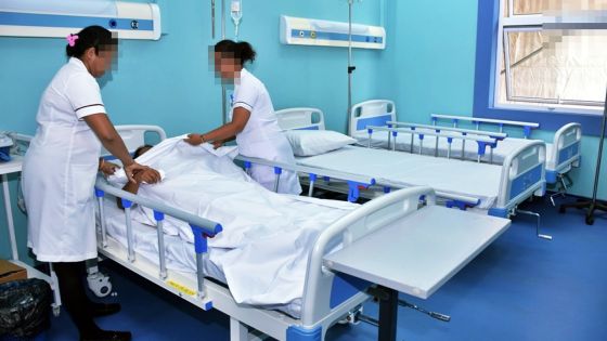 COVID-19 : ces héros en blouse blanche qui travaillent la peur au ventre